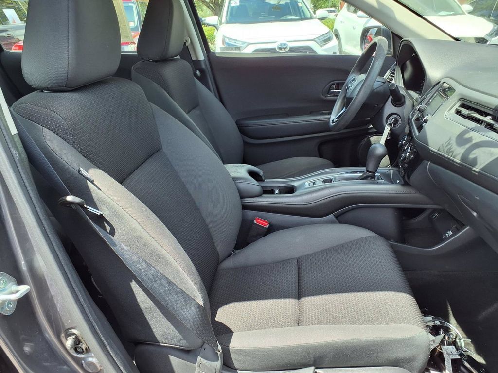 Used 2022 Honda HR-V LX image 12