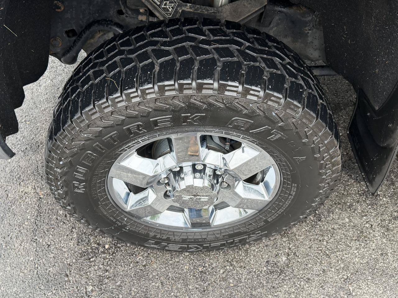 Used 2019 GMC Sierra 2500 SLT w/ Duramax Plus Package AWD/4WD image 12