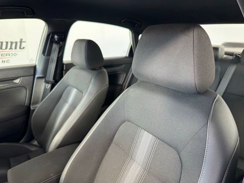 Used 2025 Honda Civic Sport image 3