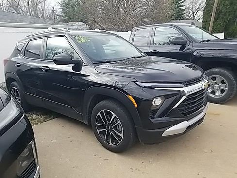 Certified 2025 Chevrolet TrailBlazer LT image 1
