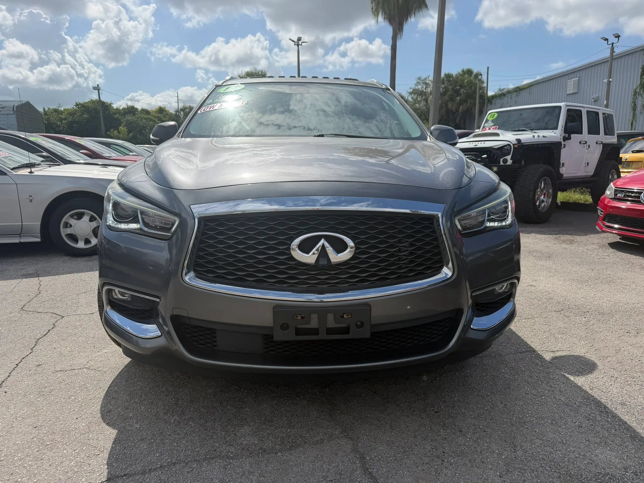 Used 2017 INFINITI QX60 Luxe w/ Premium Plus Package AWD/4WD image 2