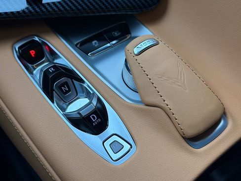 Used 2022 Chevrolet Corvette Stingray Preferred Cpe w/ Z51 Performance Package RWD image 21