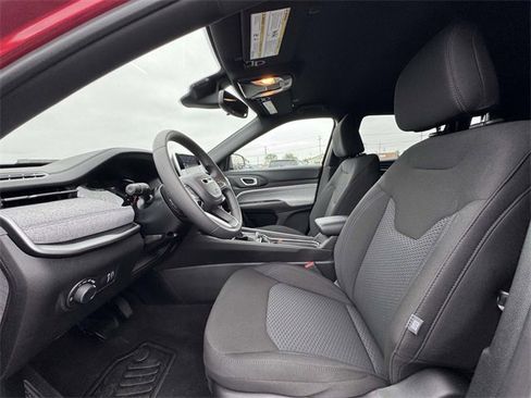 New 2025 Jeep Compass Sport image 18