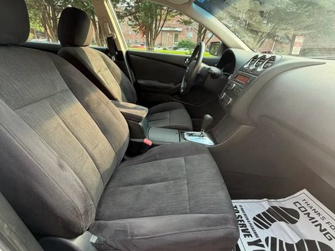 Used 2010 Nissan Altima 2.5 S FWD image 13