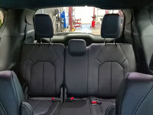 New 2026 Chrysler Pacifica Select image 21