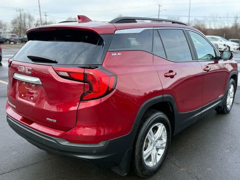 Used 2021 GMC Terrain SLE w/ Driver Convenience Package image 5