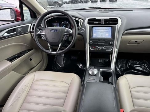 Used 2019 Ford Fusion SEL image 31
