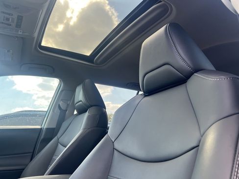 Used 2024 Toyota RAV4 XLE Premium image 9