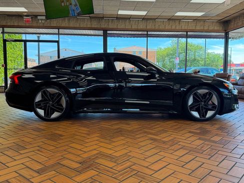 Used 2024 Audi RS e-tron GT w/ Carbon Performance Package AWD/4WD image 9