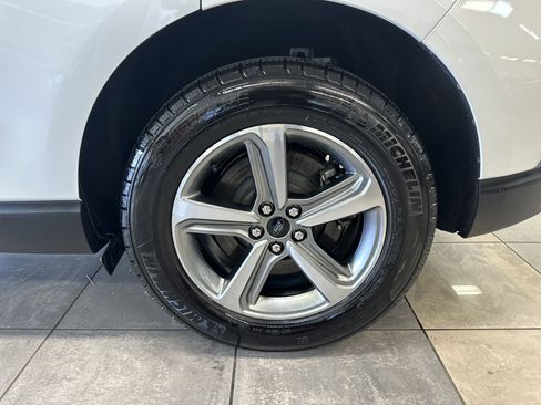 Used 2024 Ford Edge SEL w/ Convenience Package image 8