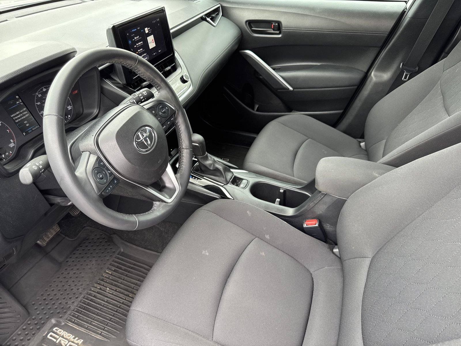 Used 2024 Toyota Corolla Cross LE FWD image 9
