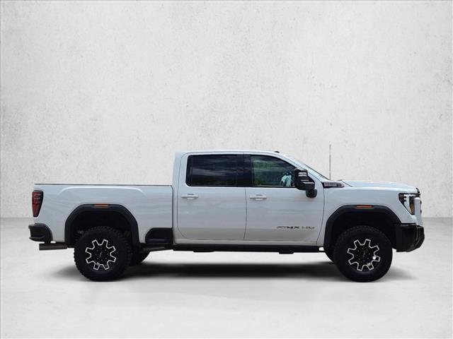 Used 2025 GMC Sierra 2500 AT4X AWD/4WD image 4