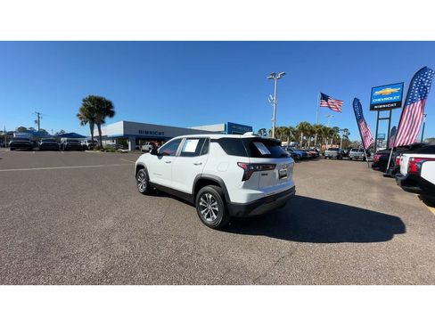 Used 2025 Chevrolet Equinox LT image 6