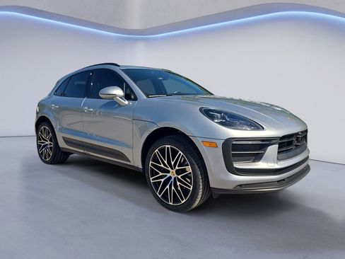 Used 2024 Porsche Macan AWD/4WD image 7