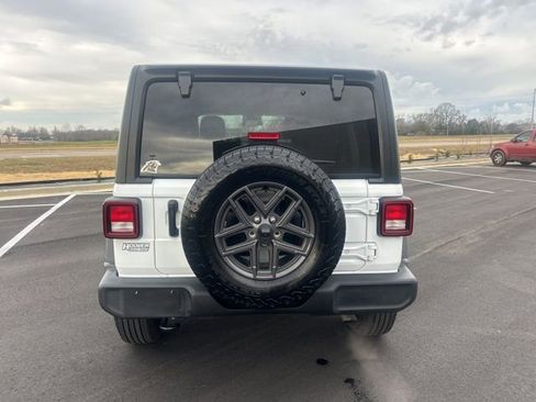 Used 2024 Jeep Wrangler Sport S image 4