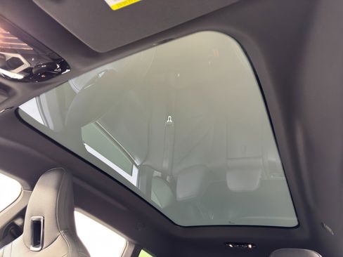 Used 2022 BMW iX xDrive50 w/ Sport Package image 11