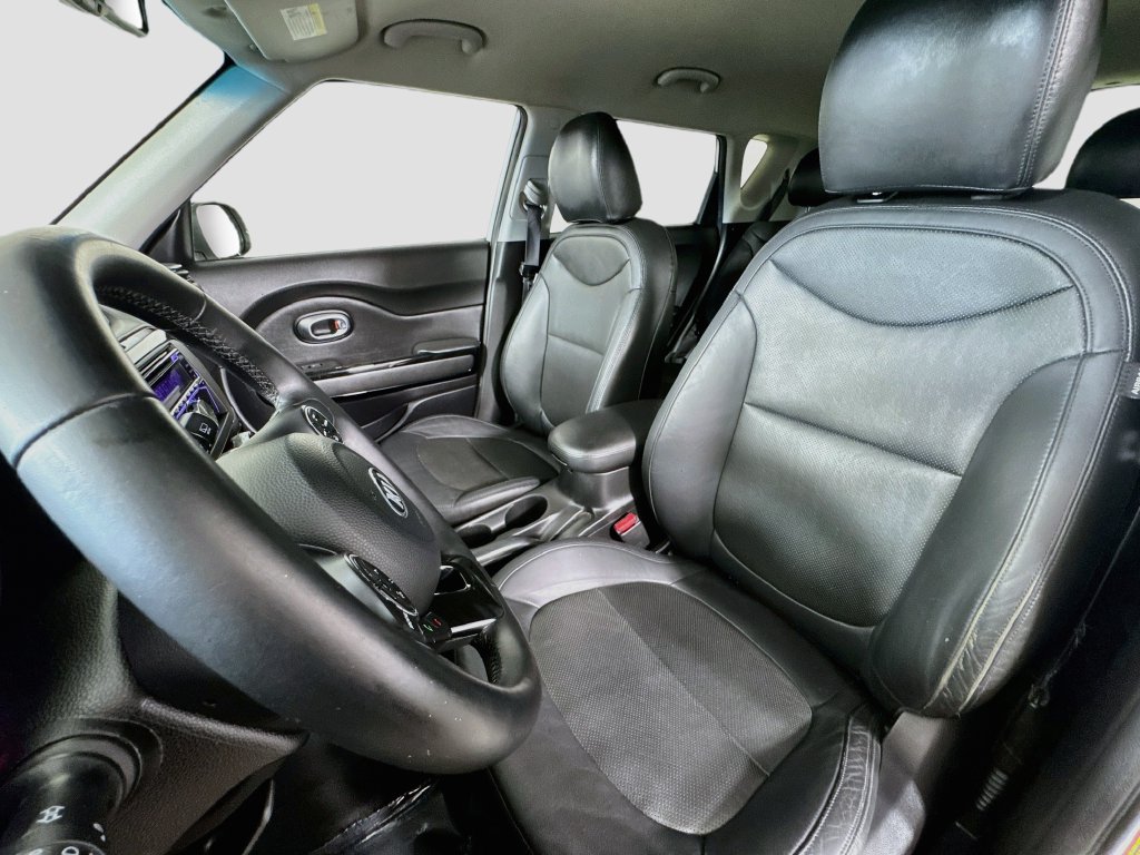 Used 2016 Kia Soul ! FWD image 17