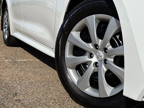 Used 2026 Toyota Corolla LE image 2