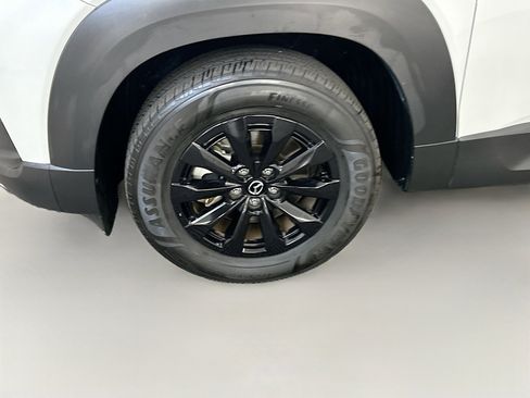 Used 2025 MAZDA CX-50 AWD 2.5 Hybrid w/ Premium Pkg image 11
