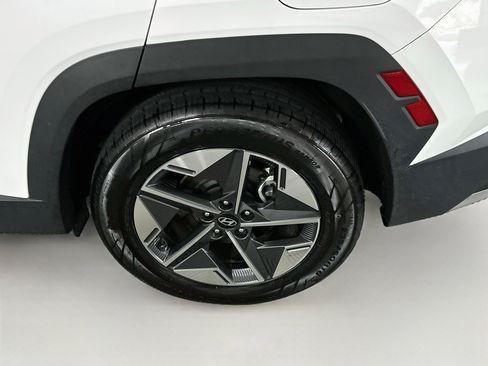 Used 2025 Hyundai Tucson SEL FWD image 11