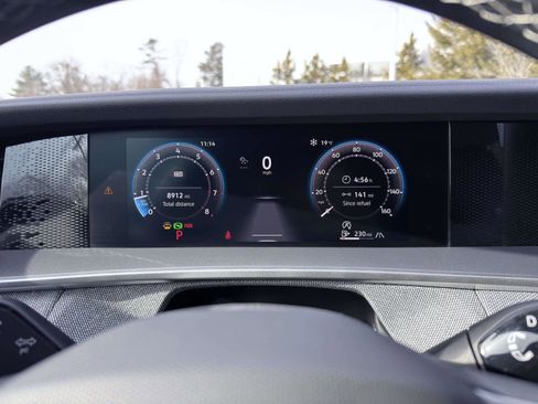 Used 2025 Volkswagen Tiguan S image 21