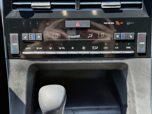 Used 2022 Toyota Avalon Touring w/ Carpet Mat Package (TMS) FWD image 17