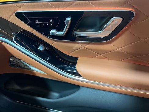 Used 2025 Mercedes-Benz S 580 4MATIC Sedan image 27