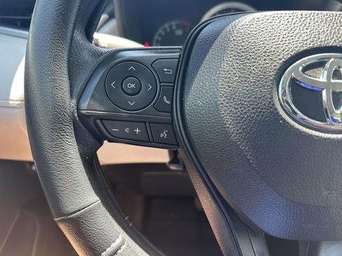 Used 2022 Toyota Corolla Cross L FWD image 12
