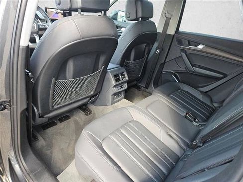 Used 2023 Audi Q5 2.0T Premium w/ Convenience Package AWD/4WD image 11