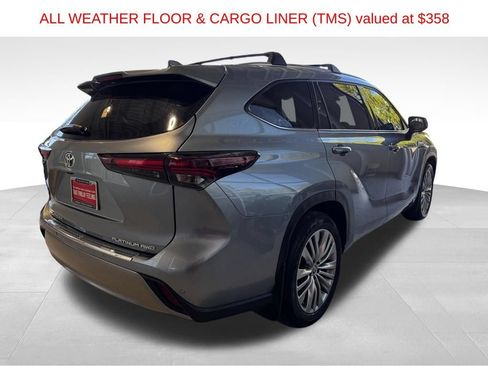 Certified 2024 Toyota Highlander Platinum AWD/4WD image 8