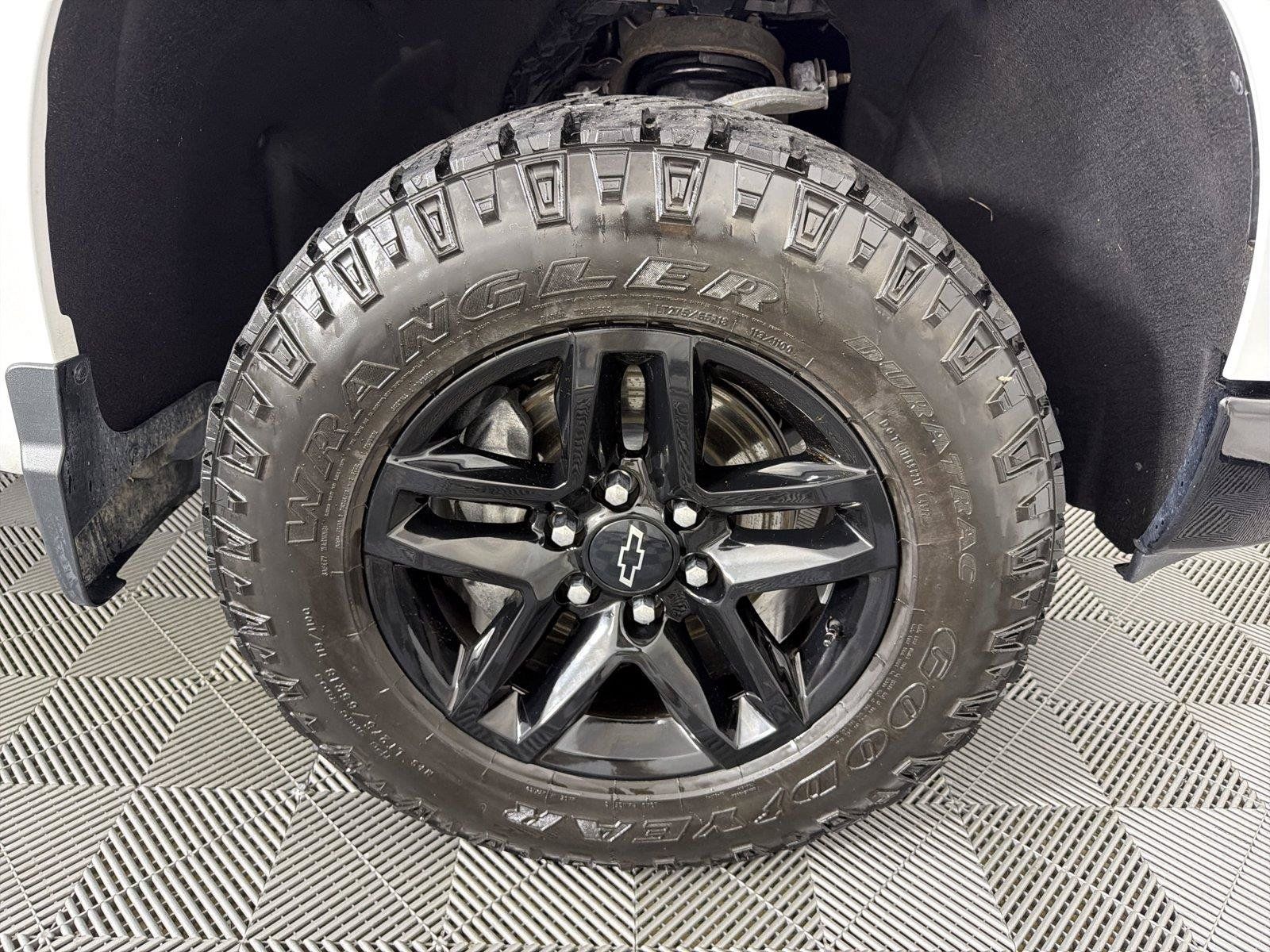 Used 2023 Chevrolet Silverado 1500 Custom Trail Boss w/ LPO, Dark Essentials Package AWD/4WD image 10
