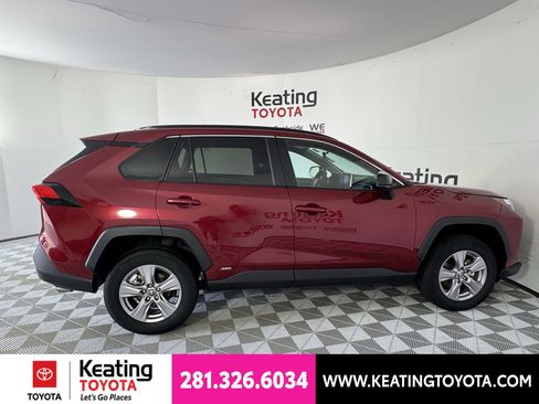 Certified 2025 Toyota RAV4 LE AWD/4WD image 5