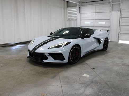 Used 2021 Chevrolet Corvette Stingray Preferred Conv w/ Z51 Performance Package RWD image 4