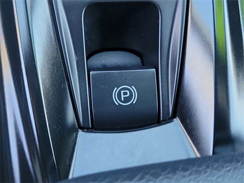 Used 2025 Toyota Camry SE image 18