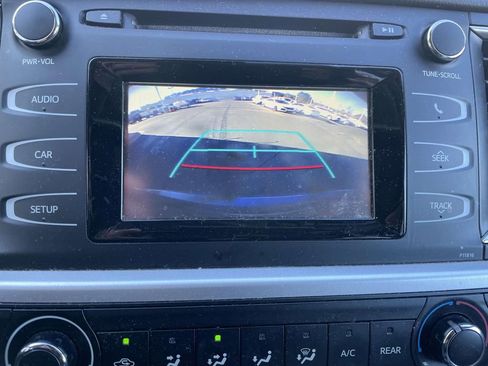 Used 2019 Toyota Highlander LE image 38