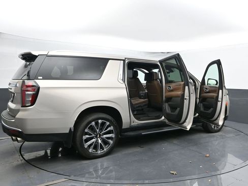 Used 2021 Chevrolet Suburban High Country image 64