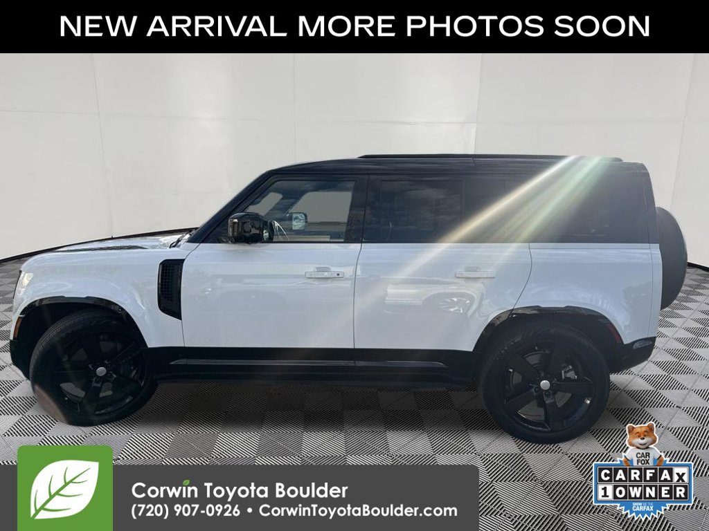 Used 2025 Land Rover Defender 110 X-Dynamic SE AWD/4WD image 4