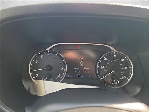 Used 2024 Nissan Frontier SV w/ Technology Package RWD image 16