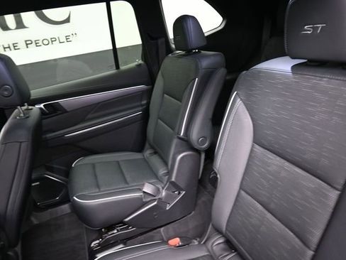 Used 2025 Buick Enclave Sport Touring FWD image 21
