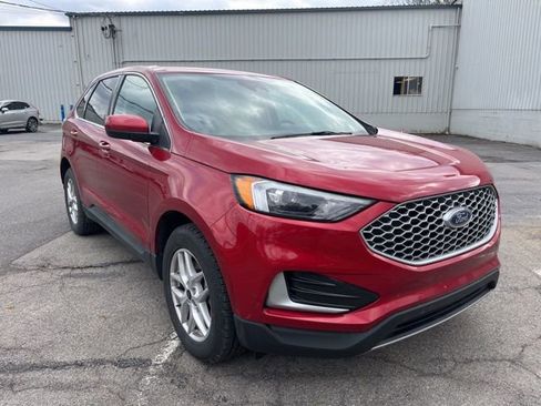 Used 2024 Ford Edge SEL image 3