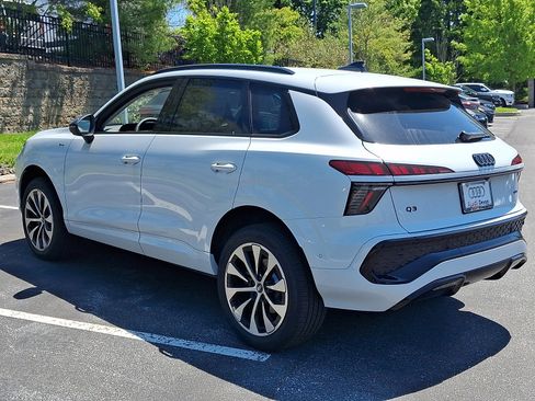 New 2026 Audi Q3 quattro 2.0T AWD/4WD image 3