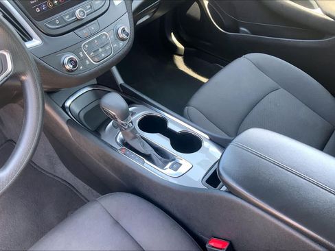 Used 2024 Chevrolet Malibu LT FWD image 16