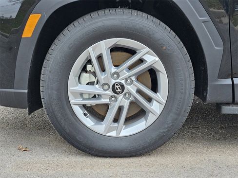 Used 2025 Hyundai Tucson SE image 8