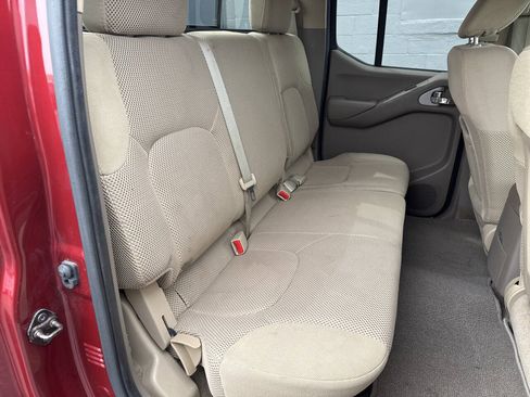 Used 2014 Nissan Frontier SV w/ SV Value Truck Package AWD/4WD image 20