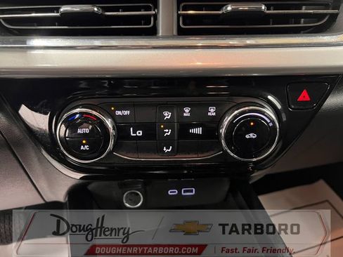 Used 2025 Chevrolet Trax LT FWD image 43