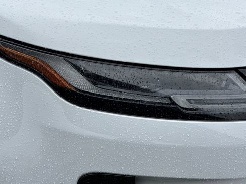 Used 2023 Land Rover Range Rover Evoque SE image 11