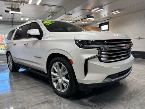Used 2021 Chevrolet Suburban High Country image 3