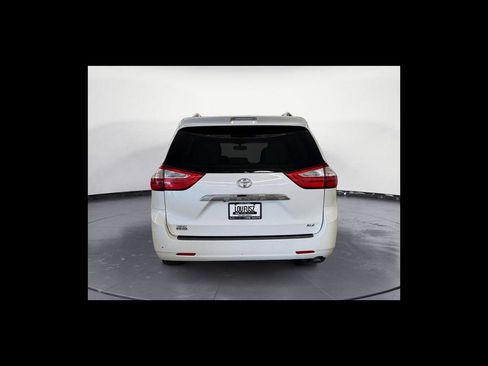 Used 2015 Toyota Sienna XLE FWD image 5