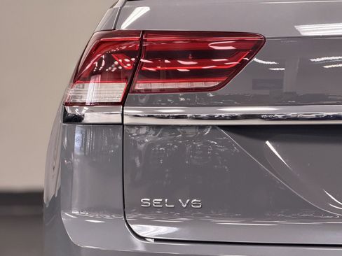 Used 2020 Volkswagen Atlas Cross Sport SEL Premium R-Line image 14