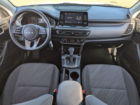 Certified 2023 Kia Seltos LX image 12